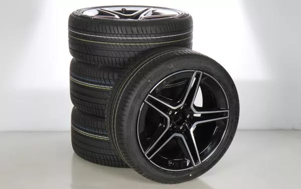 Mercedes-AMG Radsatz Alu MICHELIN/Primacy3ZP AMG 5-Doppelspeichen-Rad